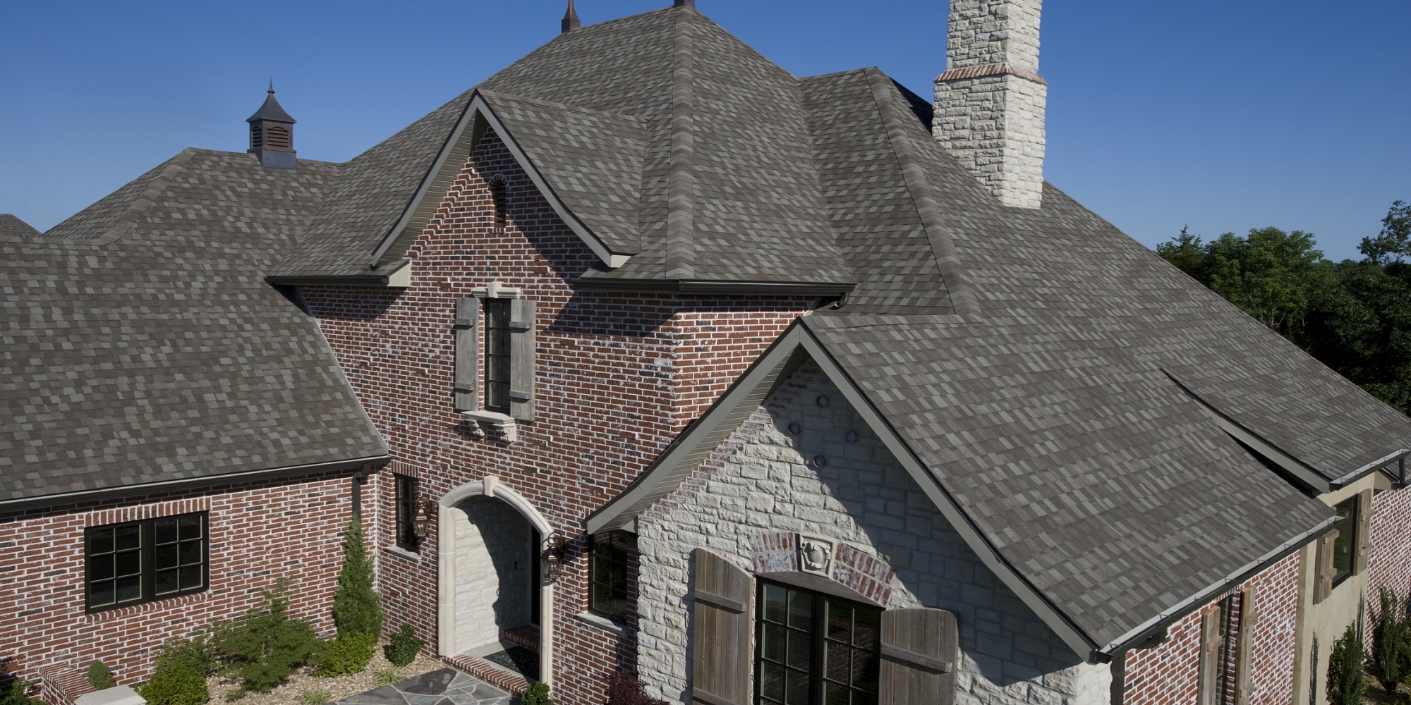 A residential roof in Dawsonville, Georgia, built by Apex Roofing